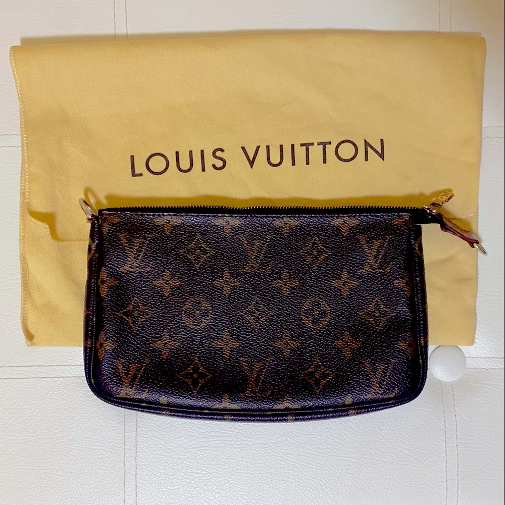 Louis Vuitton Pochette